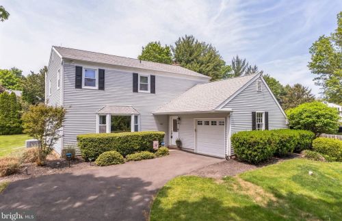 907 Quincy Dr, Yardley PA  19067-2902 exterior