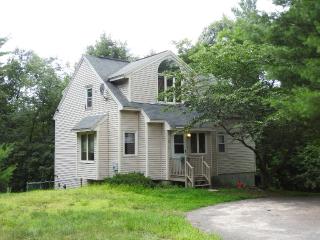 42 Seasons Ln, Londonderry, NH 03053-2962