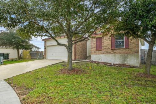 111 Goddard, Uhland TX  78640-5484 exterior