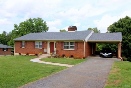 101 Pleasant View Dr, Lynchburg, VA 24501-3139