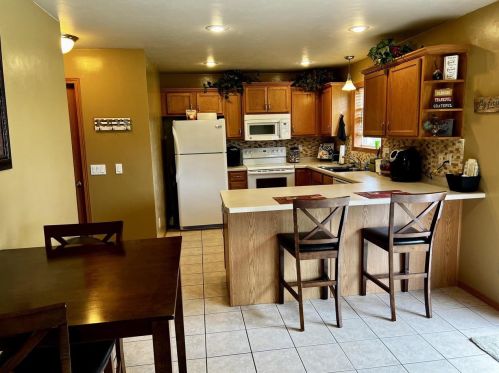 2516 Ontario Rd, Green Bay, WI 54311-4988