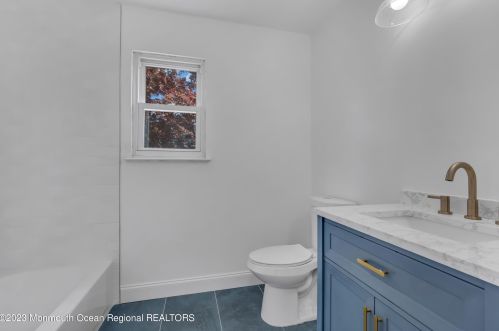 16 Jetty Ct, Bricktown NJ  08723-7225 exterior