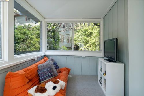 1510 Holman Rd, Oakland CA  94610-1833 exterior