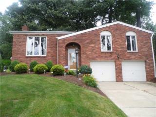 2 Schuler Ln, Moon Twp, PA 15108-3308