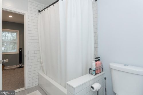 260 Cricklewood Cir, Lansdale PA  19446-1420 exterior