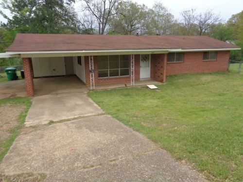 518 5th St, Nashville, AR 71852-4401