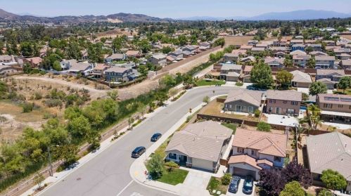 32600 San Clemente, Lake Elsinore CA  92530-0477 exterior