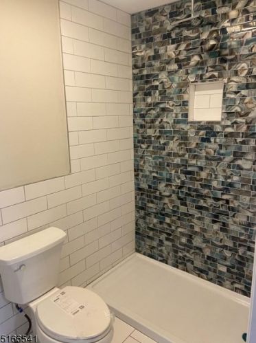 18 Berry Ln, West Milford NJ  07480-3632 exterior