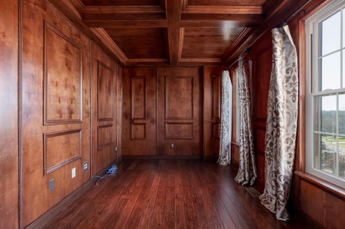 8526 Woodcreek Dr, Florence KY  41042-8237 exterior