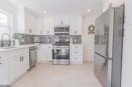 78 Henshaw Ave, Springfield NJ  07081-2210 exterior