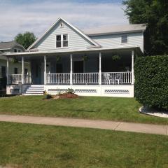 335 Cleveland St, Menasha, WI 54952-3402