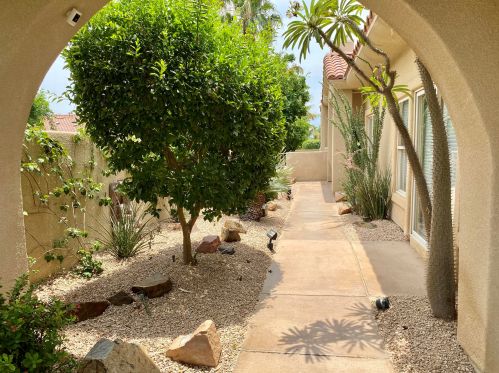 88 Kavenish Dr, Rancho Mirage CA  92270-3247 exterior