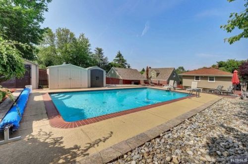 205 Larch Ave, Teaneck NJ  07666-2341 exterior