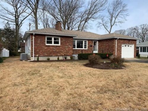 20 Cheryl Dr, Waterbury, CT 06708-3628