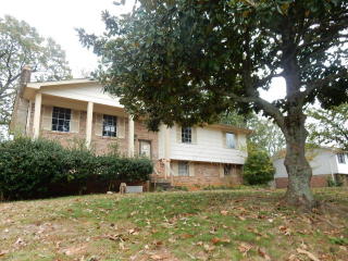 1901 Bay Hill Dr, Hixson, TN 37343-1527