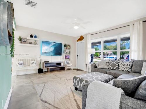 2340 58th Ter, Hollywood FL 33021-3223 exterior