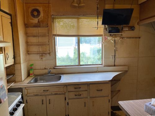 146 Stone St, Floral Park NY  11003-2238 exterior