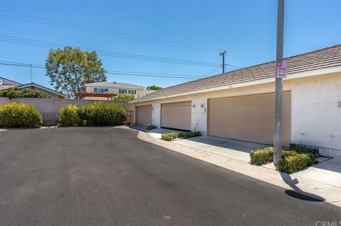 790 Micmac Dr, Placentia CA  92870-1622 exterior