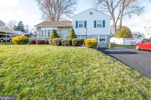 1384 Hiview Dr, Southampton, PA 18966-3557