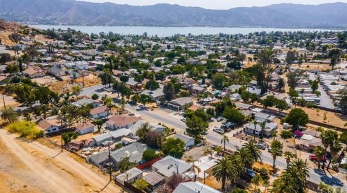 282 Hill St, Lake Elsinore CA  92530-3926 exterior