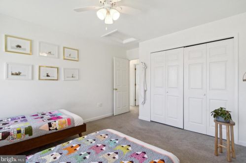 11824 Troika Ct, Woodbridge VA  22192-6282 exterior