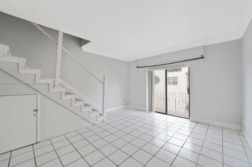 1305 53rd St, Hialeah, FL 33012-9004