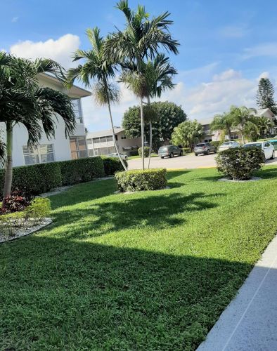 140 Cambridge F, West Palm Beach, FL 33417-1324