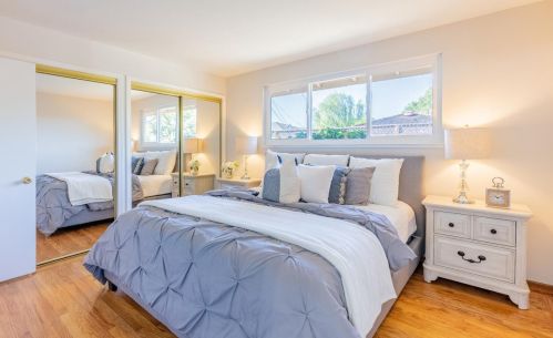 1069 Homestead Rd, Sunnyvale CA  94087-5156 exterior