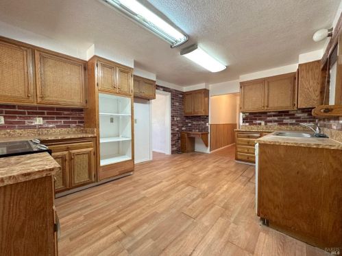 4450 Scotts Vly Rd, Lakeport CA  95453-9456 exterior