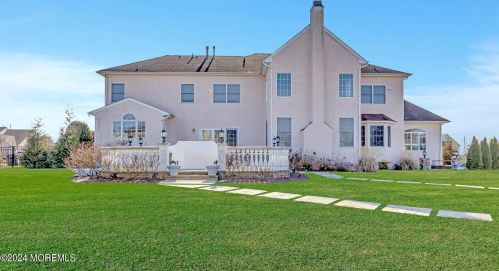 3 Equinox Ln, East Freehold NJ  07728-8652 exterior