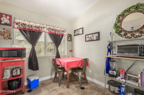 4722 Wahalla Ln, Glendale AZ 85308-7081 exterior