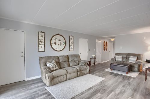 501 Camelot Dr, Pittsburgh PA  15237-4977 exterior