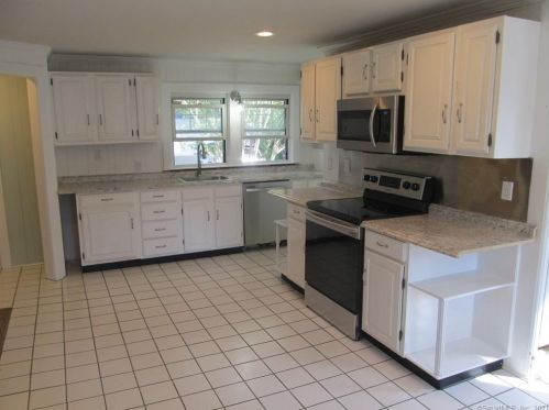 188 Thames St, Groton CT  06340-3631 exterior