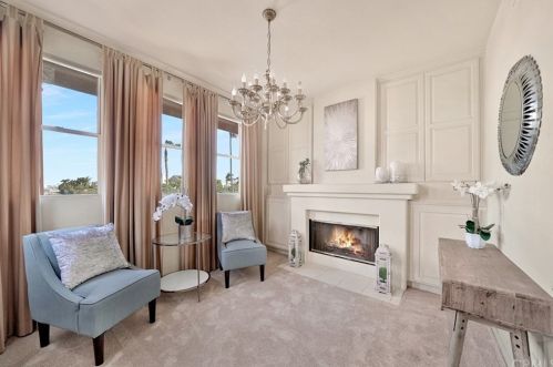 214 Goldenwest St, Huntington Beach CA 92648-2638 exterior