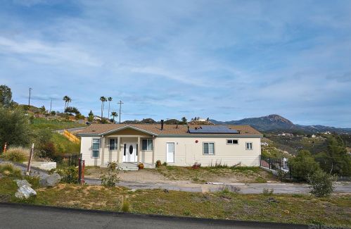 1811 Pine View Rd, Alpine, CA 91901-2291