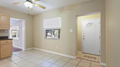 6026 17 Ave, Saint Petersburg FL  33707-3203 exterior