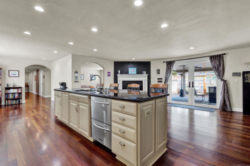 2855 Victoria Dr, Alpine CA  91901-3669 exterior