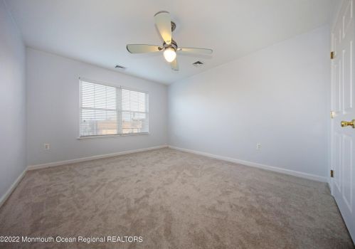 39 Shore Dr, Monmouth Hills NJ  07732-1027 exterior