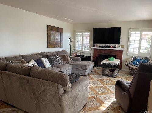 1262 Hemlock St, Oxnard, CA 93033-3352