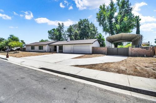 762 Peach St, San Jacinto CA  92583-2804 exterior