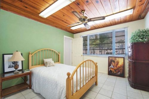 2381 Oleander St, Saint James City FL  33956-2074 exterior