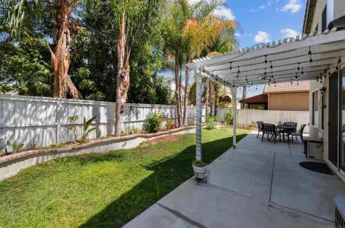 27560 Nellie Ct, Temecula CA  92591-2846 exterior