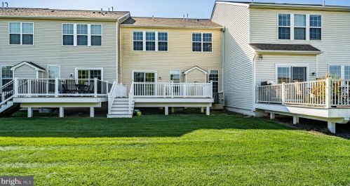 243 Caldwell Cir, Downingtown PA  19335-4927 exterior