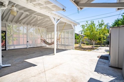 6438 Camellia Ave, North Hollywood CA  91606-2611 exterior