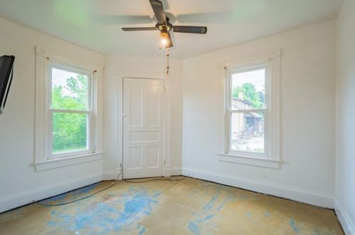 15 Race St, Manor PA 15665-1609 exterior