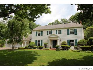 75 Indian Spring Ln, Rochester, NY 14618-2527
