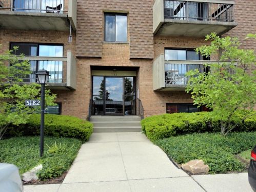 5182 Eaglesnest Dr, Cincinnati OH  45248-8438 exterior