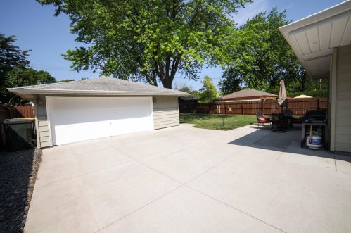 2823 103, Milwaukee WI 53214-2555 exterior