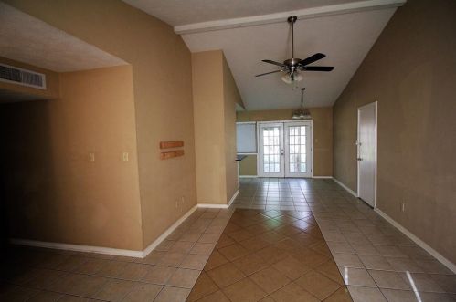 711 Stonewall Dr, Richmond, TX 77469-5711