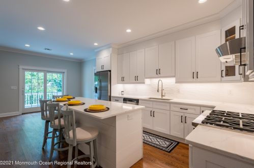 803 Leonardville Rd, Leonardo NJ  07737-1335 exterior